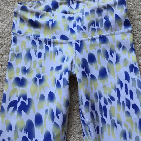 Alo cheetah legging - Picture 2 of 2